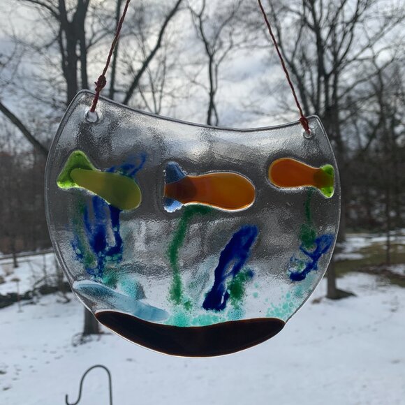 #8660 FUSED GLASS FISH BOWL  MULTI COLOR FISH  SUN CATCHER - Picture 4 of 5